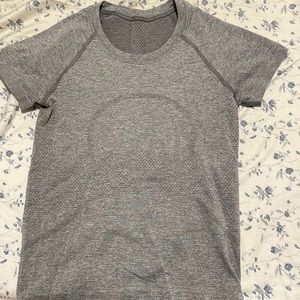 Lululemon short sleeve swiftly, race length, size 4 - grey